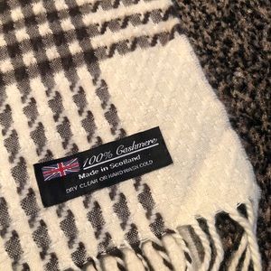 Cashmere scarf